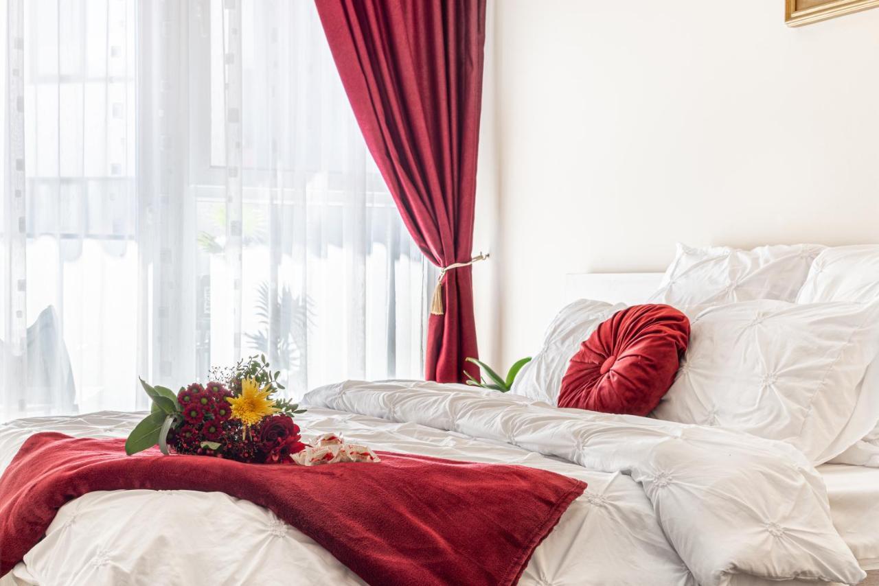 Ari - Ared Luxurious Apartments With Balcony & Free Parking Arad Bagian luar foto