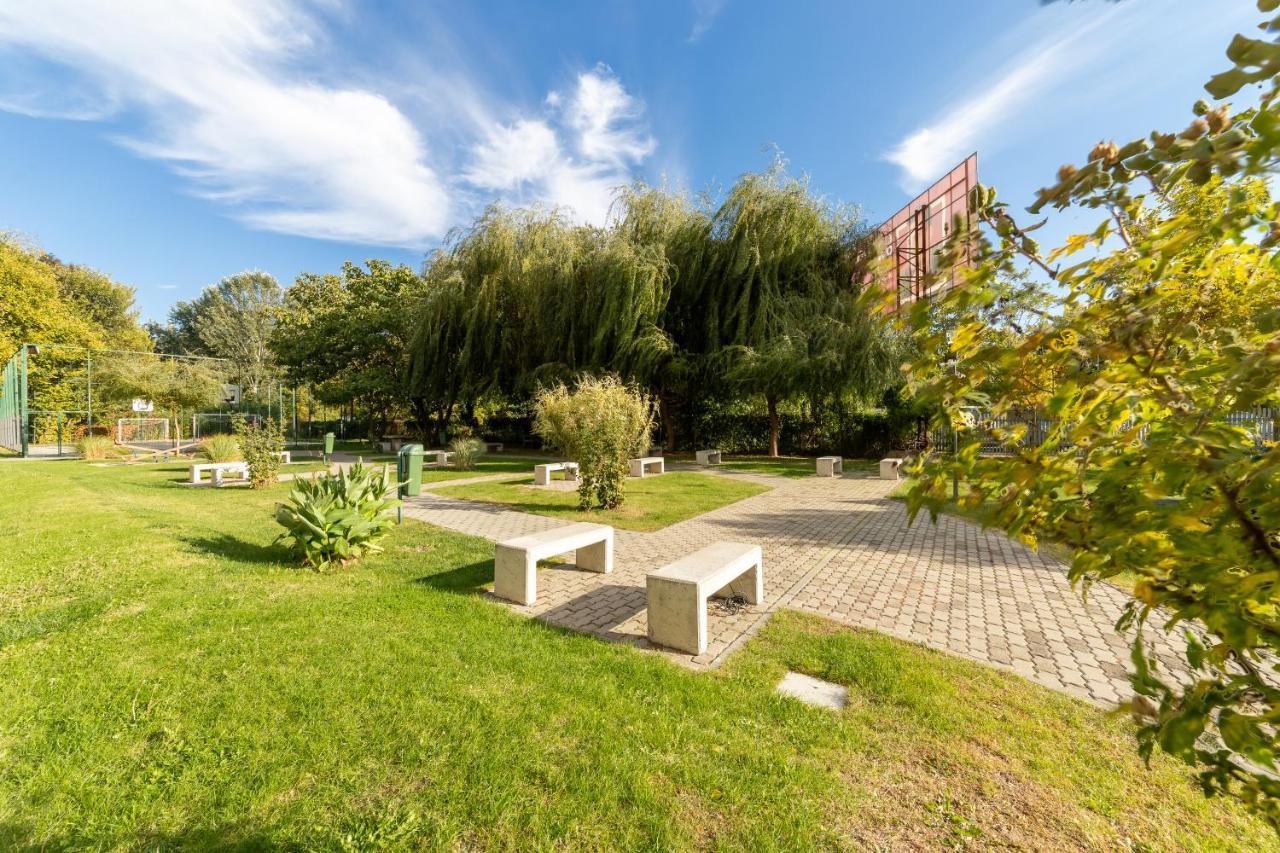 Ari - Ared Luxurious Apartments With Balcony & Free Parking Arad Bagian luar foto