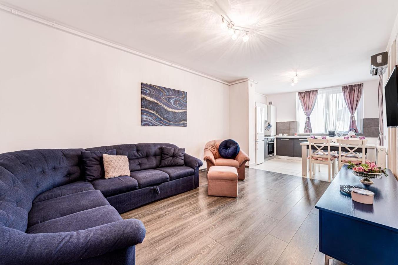 Ari - Ared Luxurious Apartments With Balcony & Free Parking Arad Bagian luar foto
